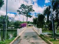 越南大叻春香湖畔著名網紅打卡拍照餐廳：水榭餐厅Nhà Hàng Thủy Tạ，適合休閒用餐打卡拍照📸