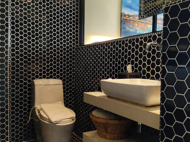 “M Roof Hotel Ipoh — Modern Urban Comfort Meets Stylish Simplicity”