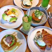 a spacious bakery restaurant 