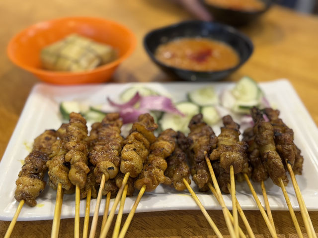 Beh Leh Hainam Satay: Melaka's Savory Stick Sensation