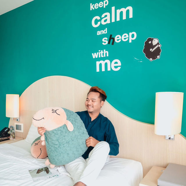 SLEEP WITH ME HOTEL 