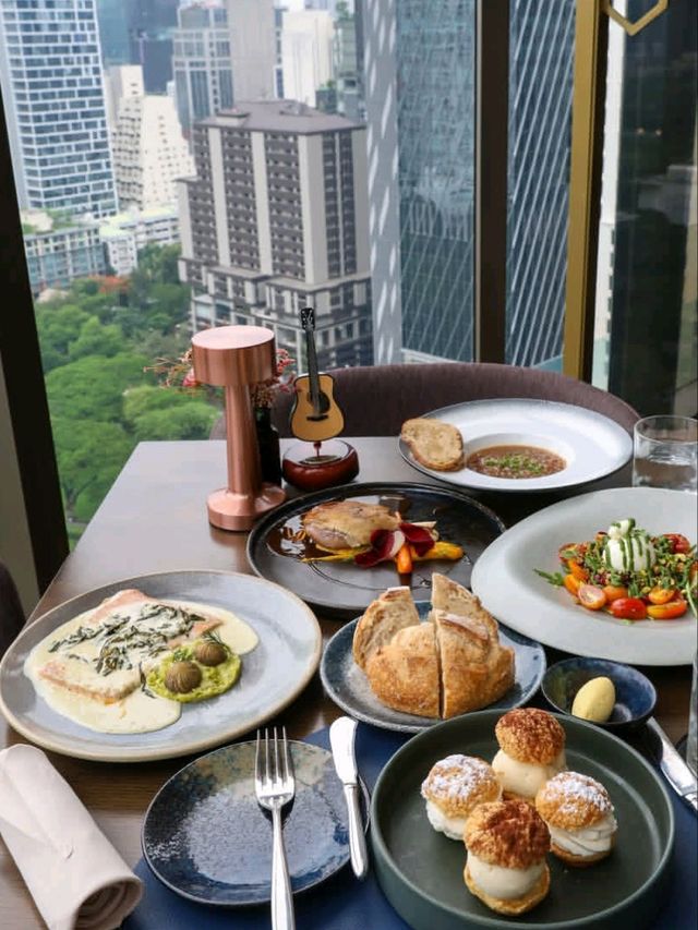 🌟 Hotel Indigo Bangkok Wireless Road – A Stylish Urban Retreat