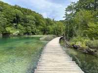 【クロアチアの絶景スポット🌎🇭🇷】プリトヴィツェ湖群国立公園