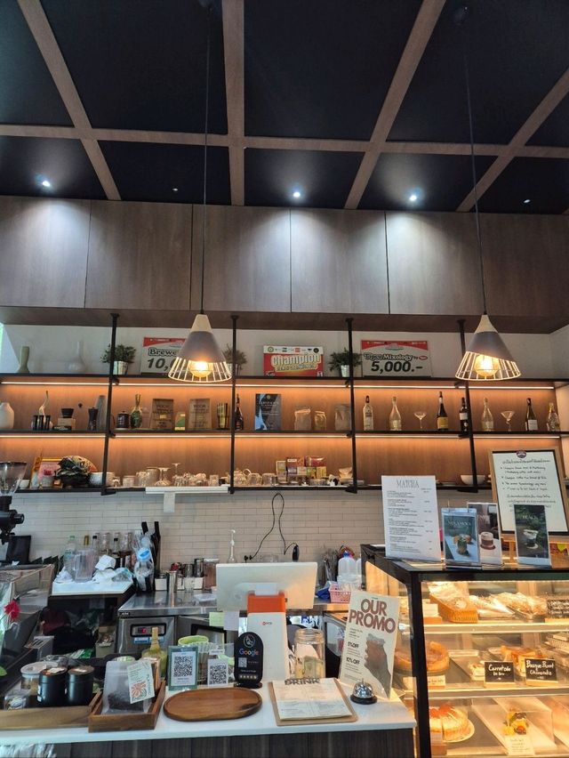 PLATONIC coffee & treats @ Hatyai