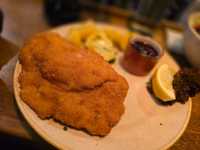 해외여행 잘츠부르크 대표 오스트리안 맛집 Zwettler's Wirtshaus
