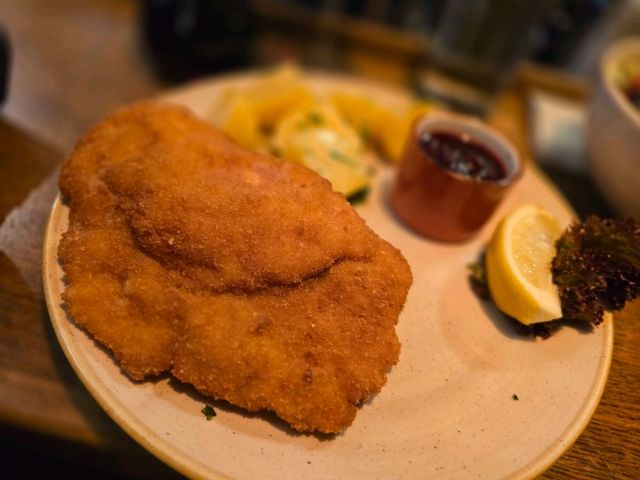 해외여행 잘츠부르크 대표 오스트리안 맛집 Zwettler's Wirtshaus