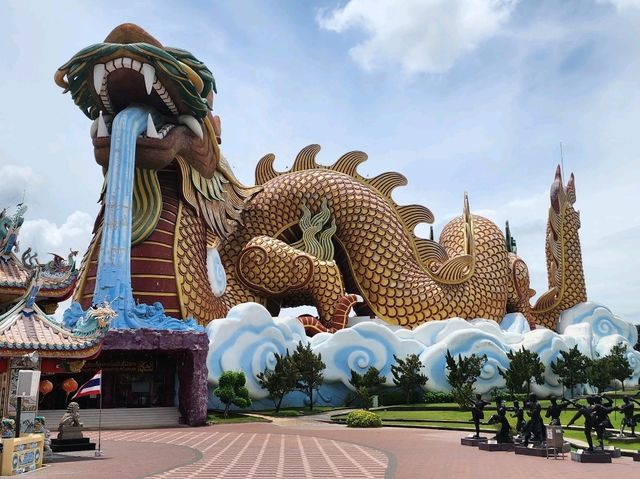 อุทยานมังกรสวรรค์ สุพรรณบุรี