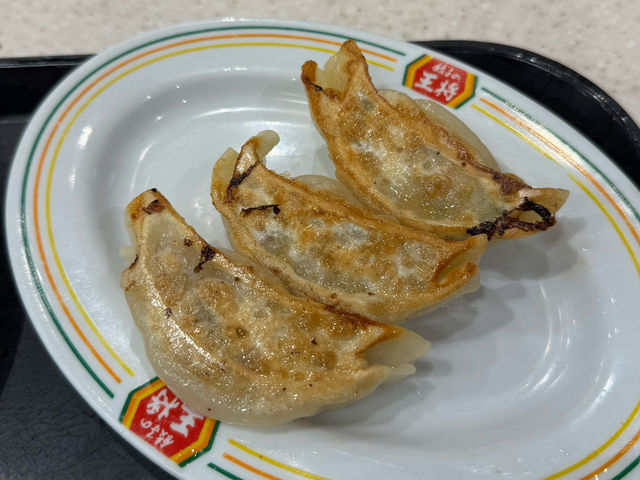 Flavor-Packed Pit Stop: Garlic Gyoza & Ramen at Ohsho in Kawagoe 