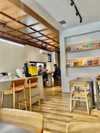 하노이 바딘에 있는 아늑한 happy brew coffee