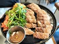 東大門の近くにあるミナリ（セリ）サムギョプサルのお店
