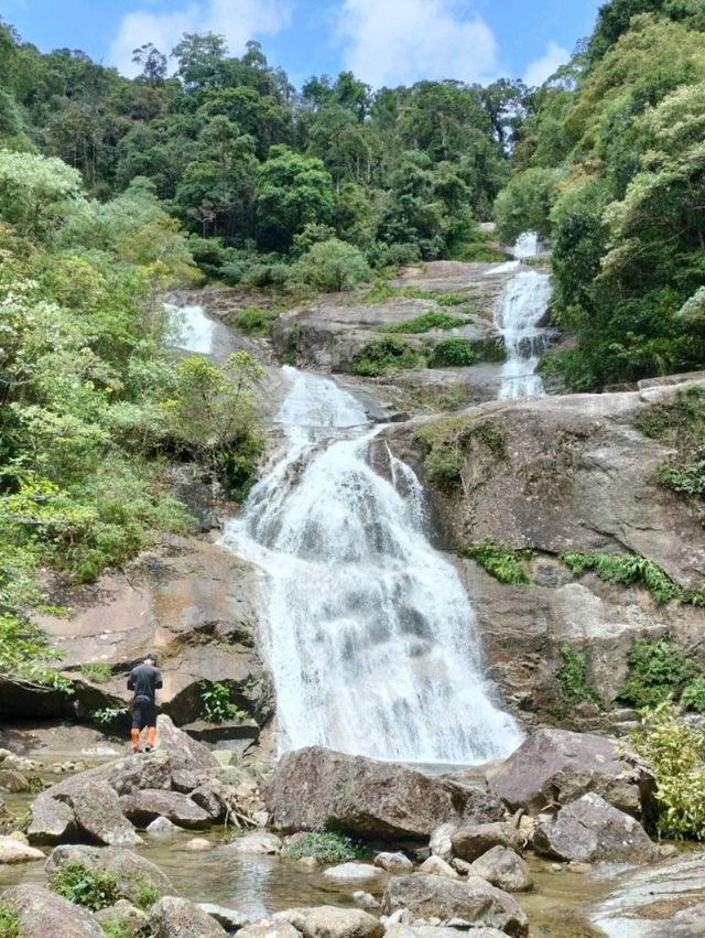 เขาหลวงนคร เนินลมฝน - หนานระฟ้า 1,600 m