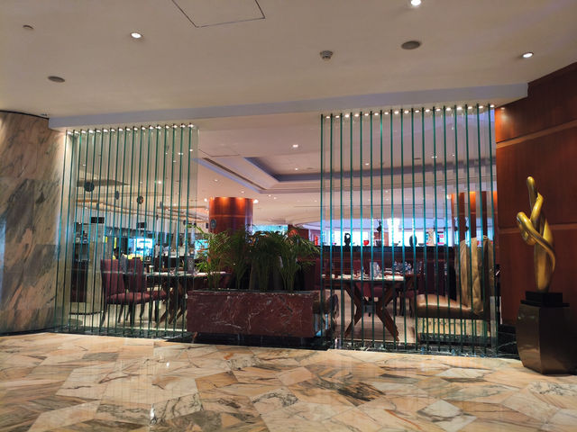  孟加拉｜達卡威斯丁五星飯店早餐竟要1175元台幣？當地人吃不起的奢華真相 走進The Westin飯店大廳，我終於理解什麼叫貧富差距                               