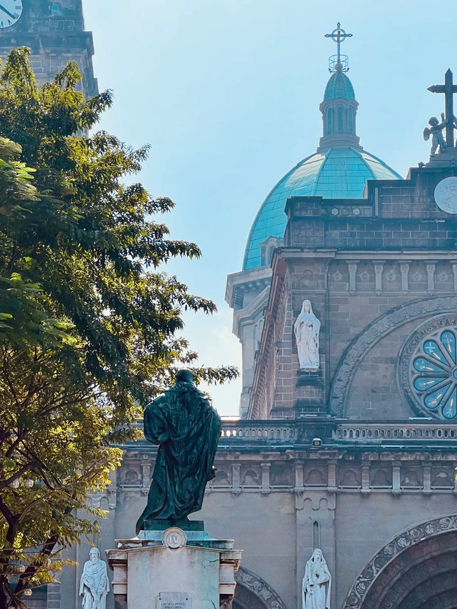 Manila, Philippines — No Snow, No Love… But Definitely a City Walk!