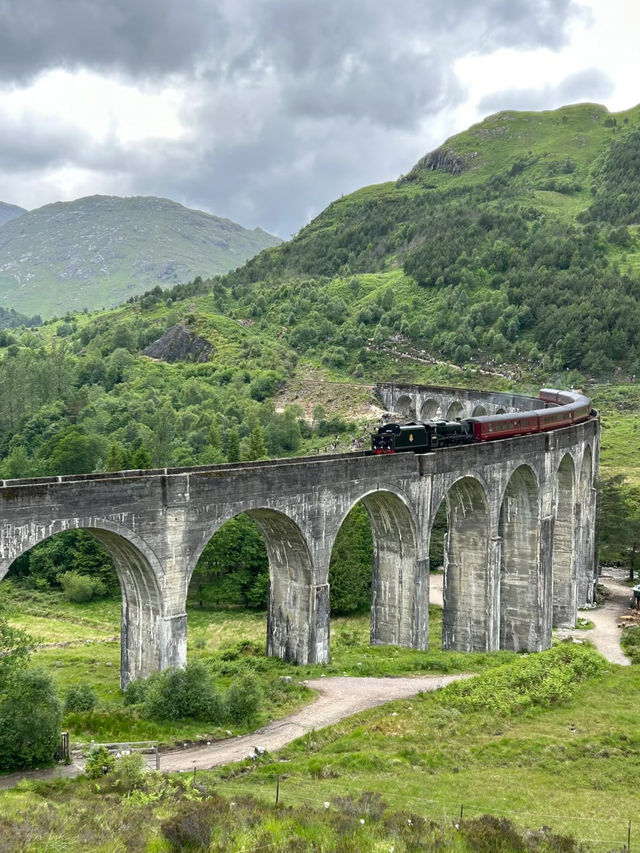 🚞🏞️ London to the Scottish Highlands — The Coastal Route That Heals Your Soul