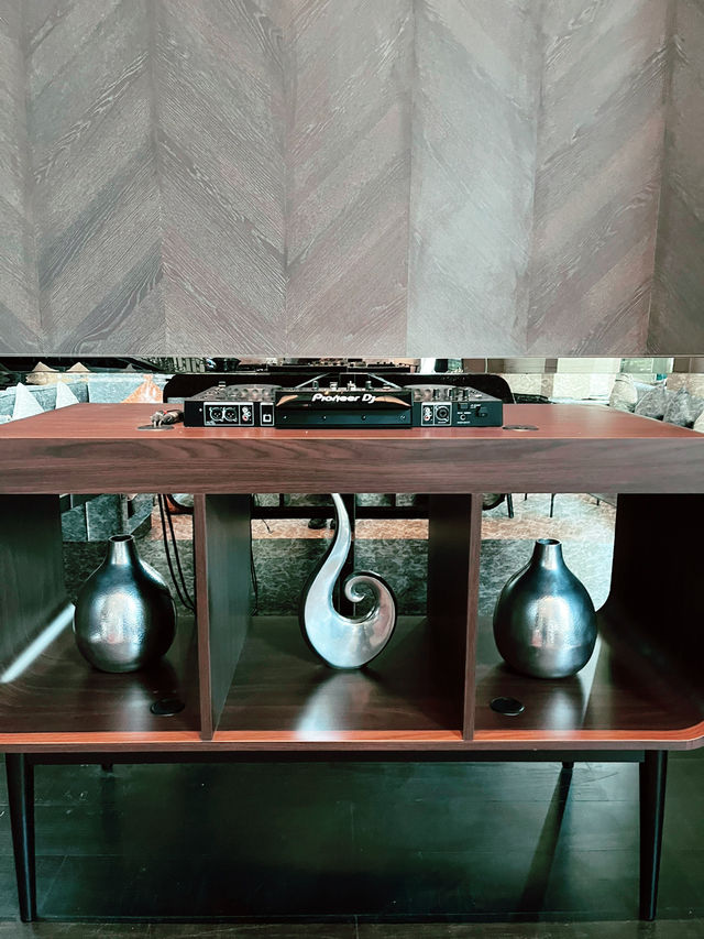 Unwind in Style at R Bar KL: Cocktails, Bites & Happy Hour Delights