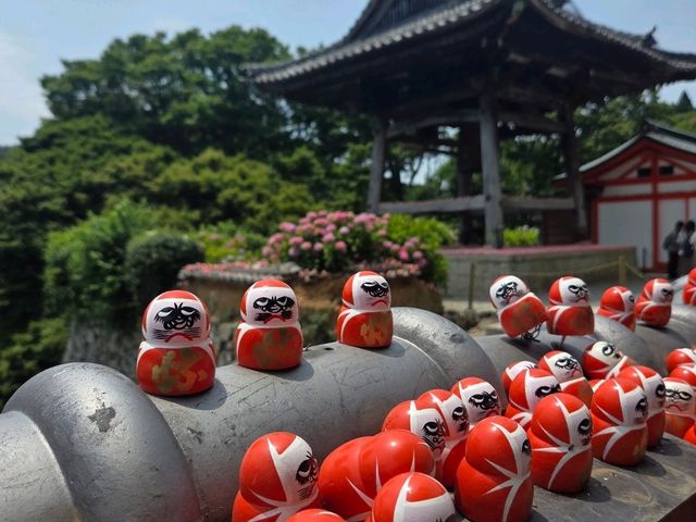 Katsuo-ji  temple at Osaka - Red daruma Doll