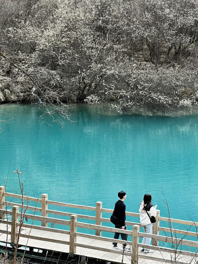 Jiuzhaigou for the first time. 🩵