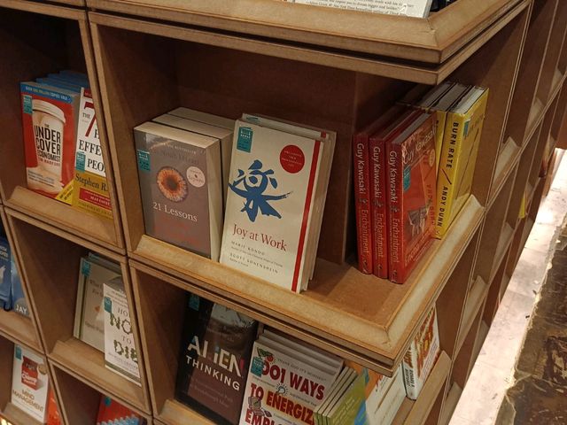 แวะร้านหนังสือสุดชิค ในย่านไชนาทาวน์