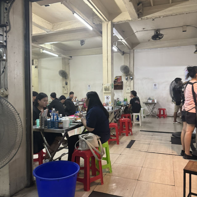 방콕 갈때마다 두번이상 간 빅씨마트주변 맛집 ”주니똠염“