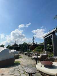 Luna Beach Club in Bali