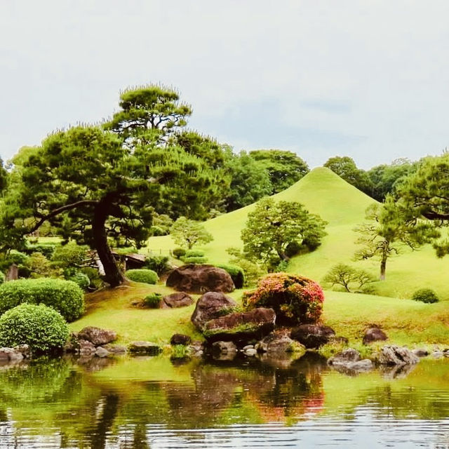 Suizenji Jojuen Garden (水前寺成趣園) – A Miniature Kyoto in Kumamoto** 🌿🎋
