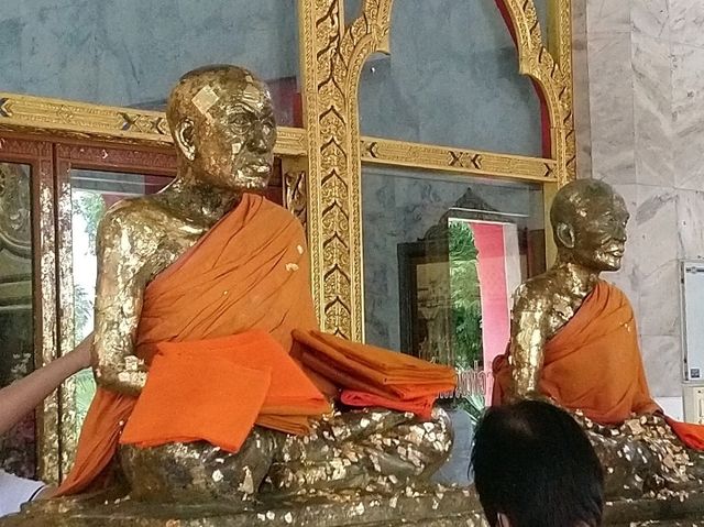 ไหว้กลวงพ่อแช่ม วัดฉลอง