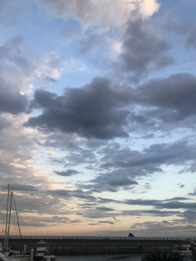 【静岡県　伊東市　一碧湖のゴールデンサンセット】