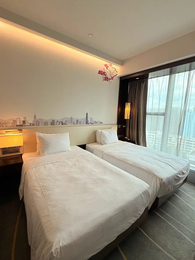 Hilton Garden Inn: Mongkok’s Cozy Contrast