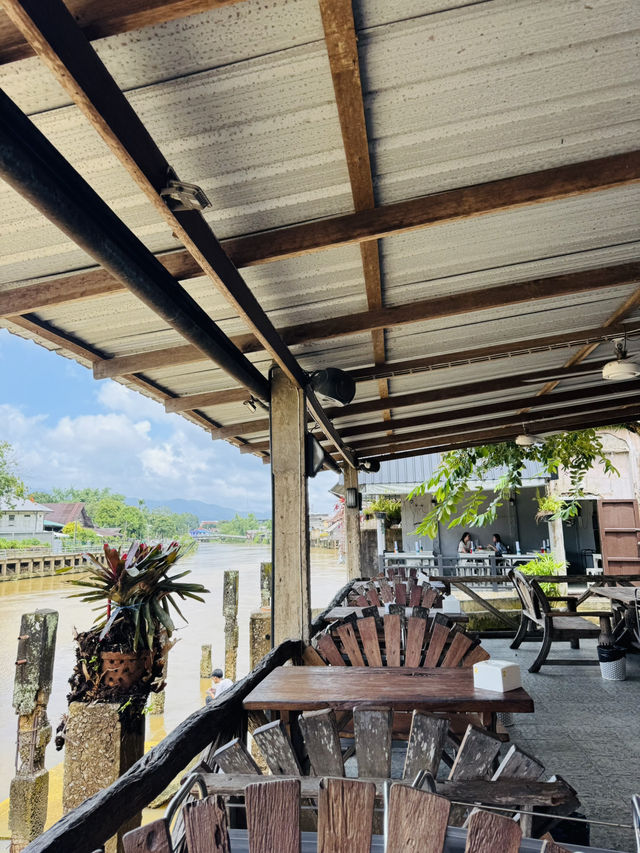 ร้าน “ยินดี” ที่ได้ชิลล์…ริมแม่น้ำจันทบุรี