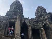 【アンコール・トム｜カンボジア・シェムリアップ 「石の顔に見つめられる古代都市。王の都の圧倒的スケール」】