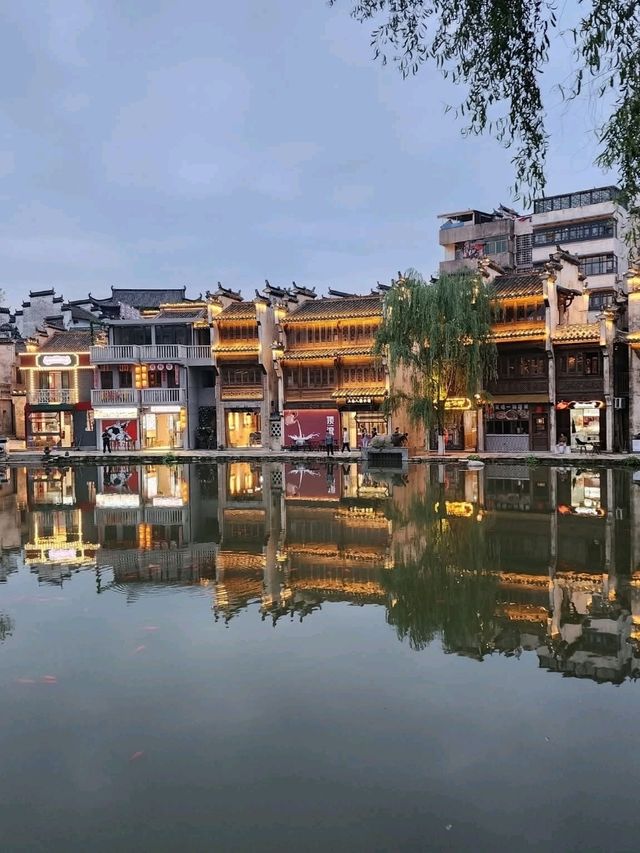“Cliffside Harmony: Wuyuan’s Hui‑Style Living Legacy”