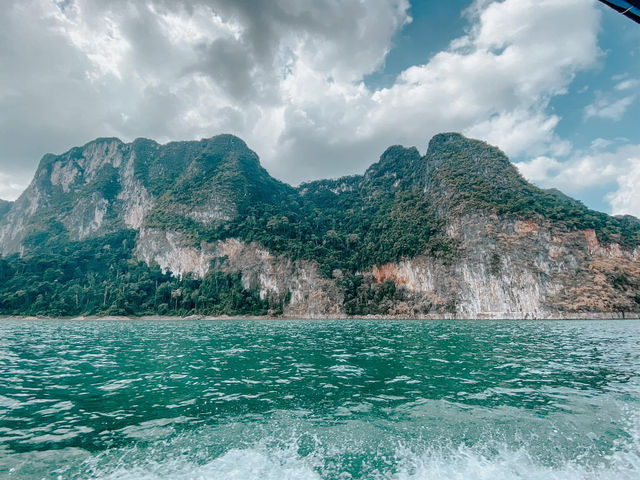  เขื่อนเชี่ยวหลาน (Cheow Lan Lake)