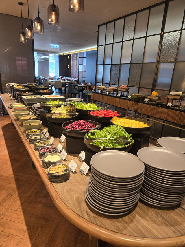 型格酒店餐廳的自助午餐