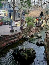 Huanglongxi Ancient Town มีอายุมากกว่า 1,700 ปี