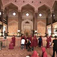เยี่ยมชมโบสถ์ Masjid Putra 💒