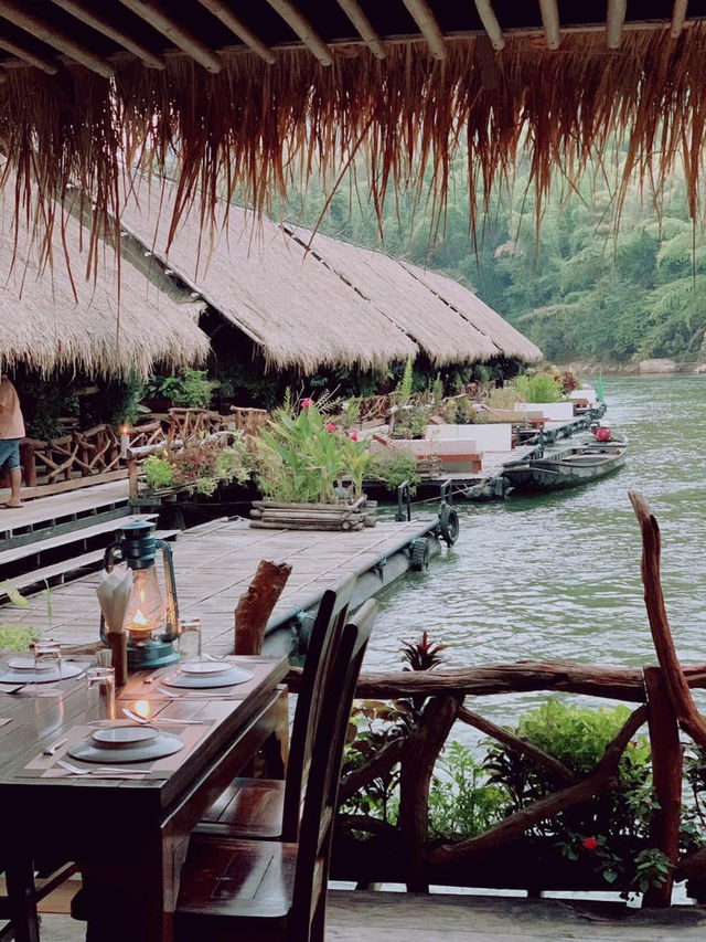 แพริมน้ำแคว จังเกิ้ลราฟท์ รีสอร์ทลอยน้ำ🌲