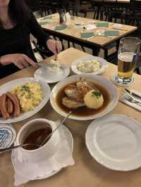 【ミュンヘン🇩🇪】市庁舎の仕掛け時計と絶品グルメ巡り 