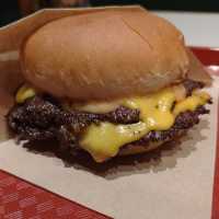  【神奈川/石川町🇯🇵】人気のハンバーガー百名店🍔 CENTRAL BURGER SHOP