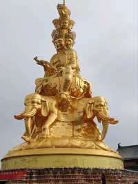 At the Summit of Mount Emei: Ever-Changing Weather, the Ups and Downs of Life
