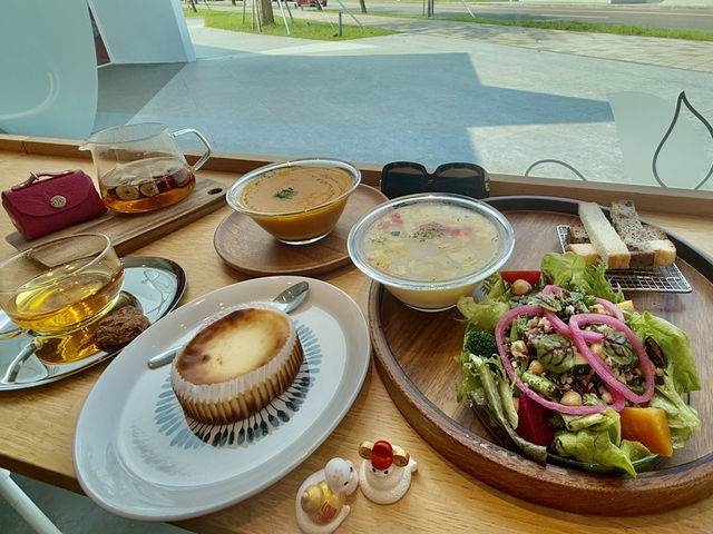 高雄內惟藝術中心附屬(SOUP)蔬食輕食咖啡廳.美食色香味俱全. 無麩質麵包.蛋糕.是糖尿病之友的福音 高雄內惟藝術中心附屬(SOUP)蔬食輕食咖啡廳.美食色香味俱全. 無麩質麵包.蛋糕.是糖尿病之友的福音