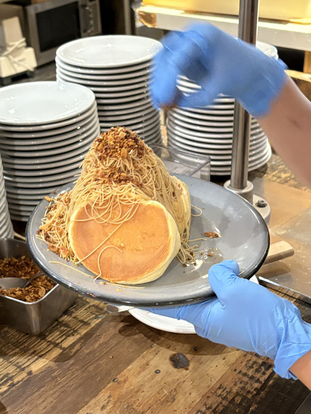 モンブラン専門店【栗りん】のコラボ!EDWのふわふわパンケーキ💛 モンブラン専門店【栗りん】のコラボ!EDWのふわふわパンケーキ💛