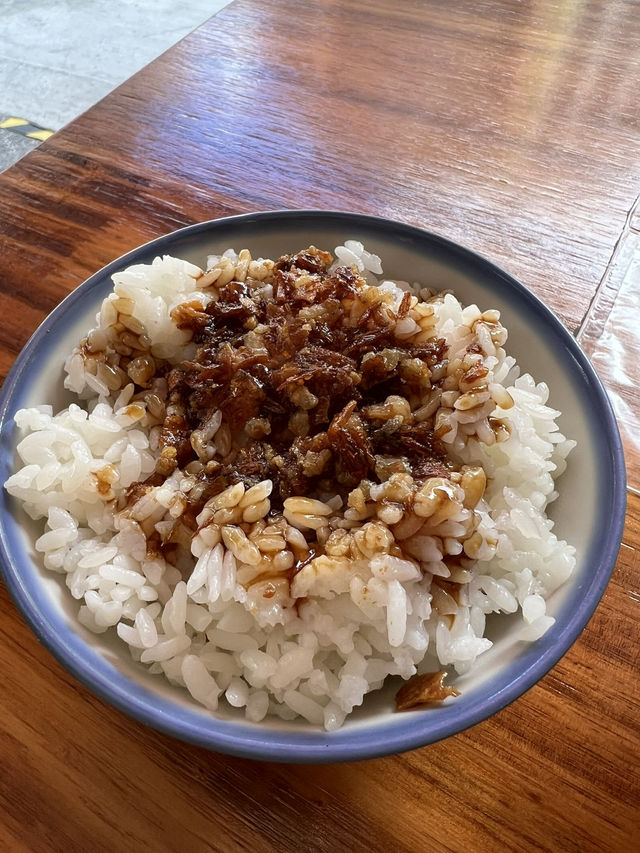 台北 「老阿伯胖魷魚」迪化街でスープや麺を気軽に楽しめる