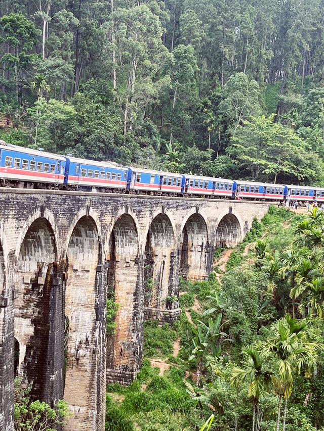 🌉 Nine Arch Bridge, Sri Lanka: A Colonial-Era Masterpiece in the Emerald Mountains! 🚂