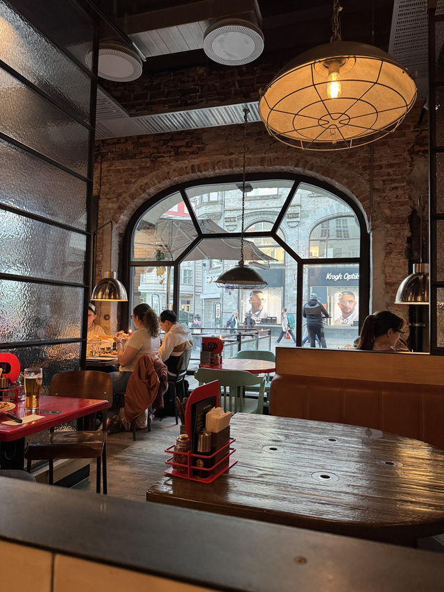 Peppe’s Pizza Oslo City – Cozy Vibes and Classic American Taste