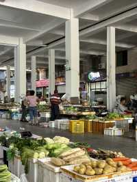 เดินตลาด Huaqing Agricultural Products Market