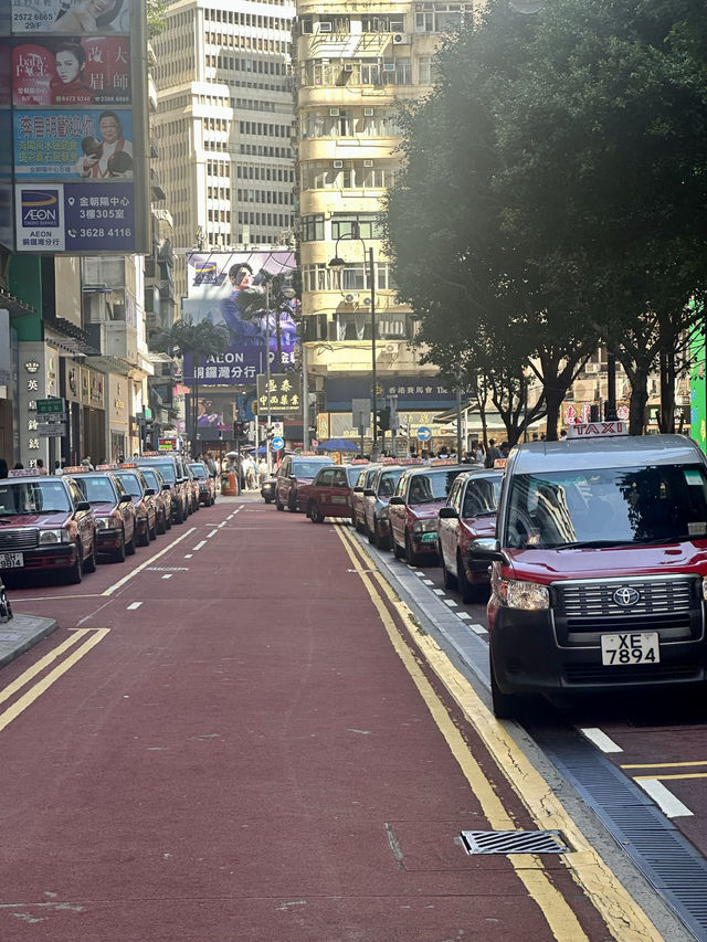 Hong Kong: Where Neon Dreams Meet Tradition 🇭🇰✨ Hong Kong: Where Neon Dreams Meet Tradition 🇭🇰✨