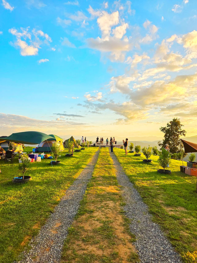 "ผาสามเส้าแคมป์" แม่แตง เชียงใหม่ "ผาสามเส้าแคมป์" แม่แตง เชียงใหม่