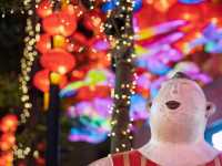 A Tapestry of Light: The Dazzling Soul of Lee Tung Avenue 