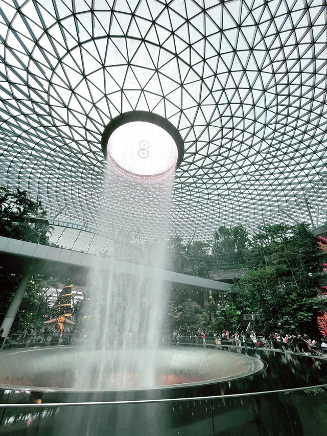 Jewel Rain Vortex: Changi’s Iconic Wonder