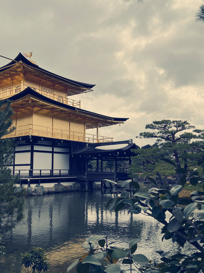 湖心に広がる黄金の夢！金閣寺 | Trip.com 京都